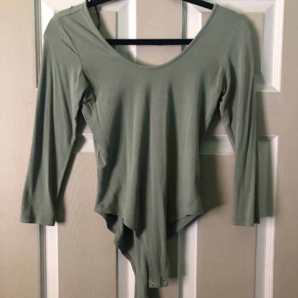 🌵 3 for 15🌵 NWOT Green Onesie🌵